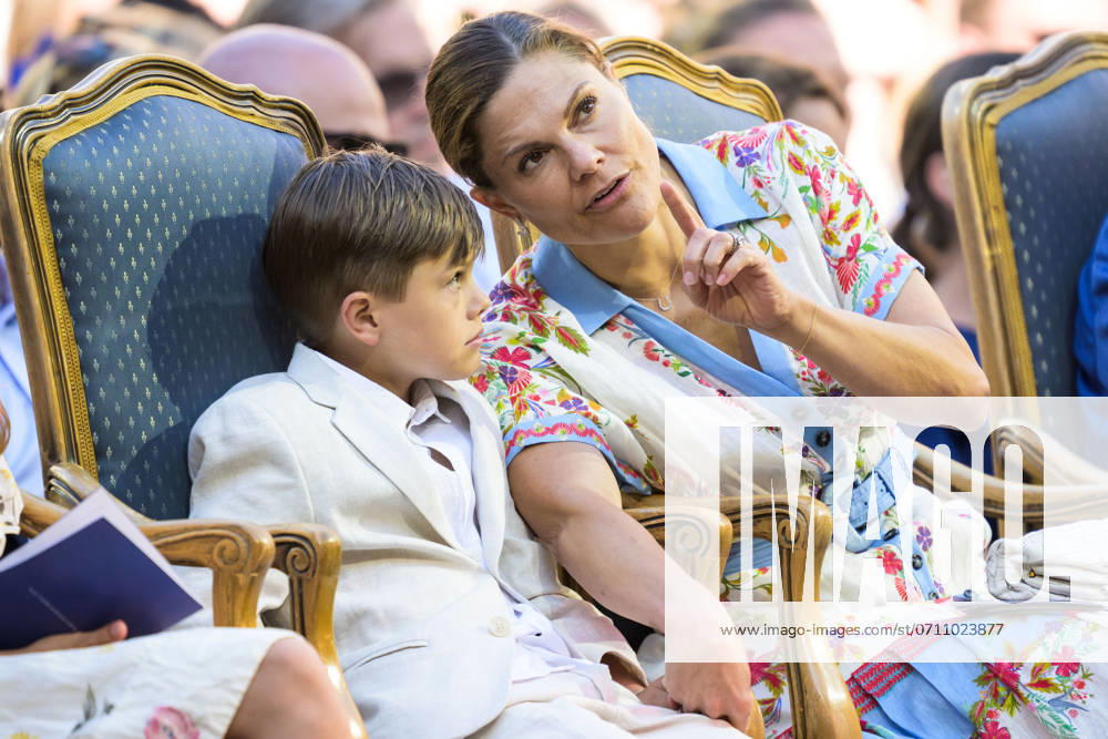 Prince Oscar and Crown Princess Victoria during the presentation of the Victoria Prize on July 14, 2024 in Borgholm