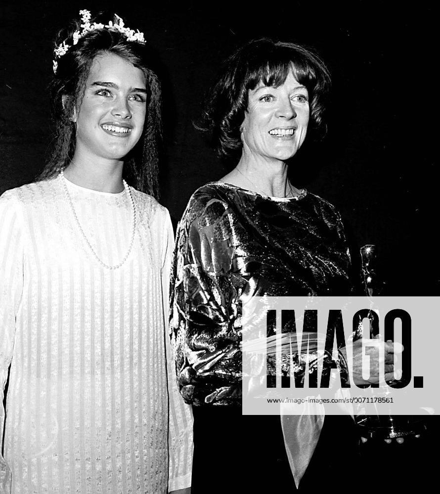 OSCARS: Beste Nebendarstellerin, Preisträgerinnen 1971-1980 Jan. 1, 2011 - ACADEMY AWARDS OSCARS (51ST).BROOKE SHIELDS AND MAGGIE SMITH.1979. 3290. - ZUMAg49_