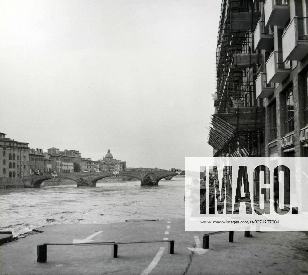 Flood of November 1966, Lungarno, Florence, Italy 01382