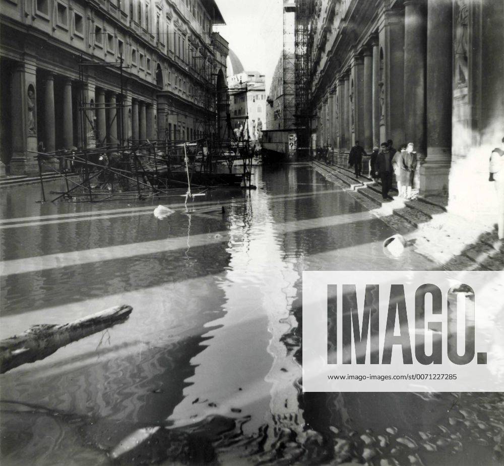 Flood of November 1966, The courtyard of the Uffizi, Florence, Italy 01383