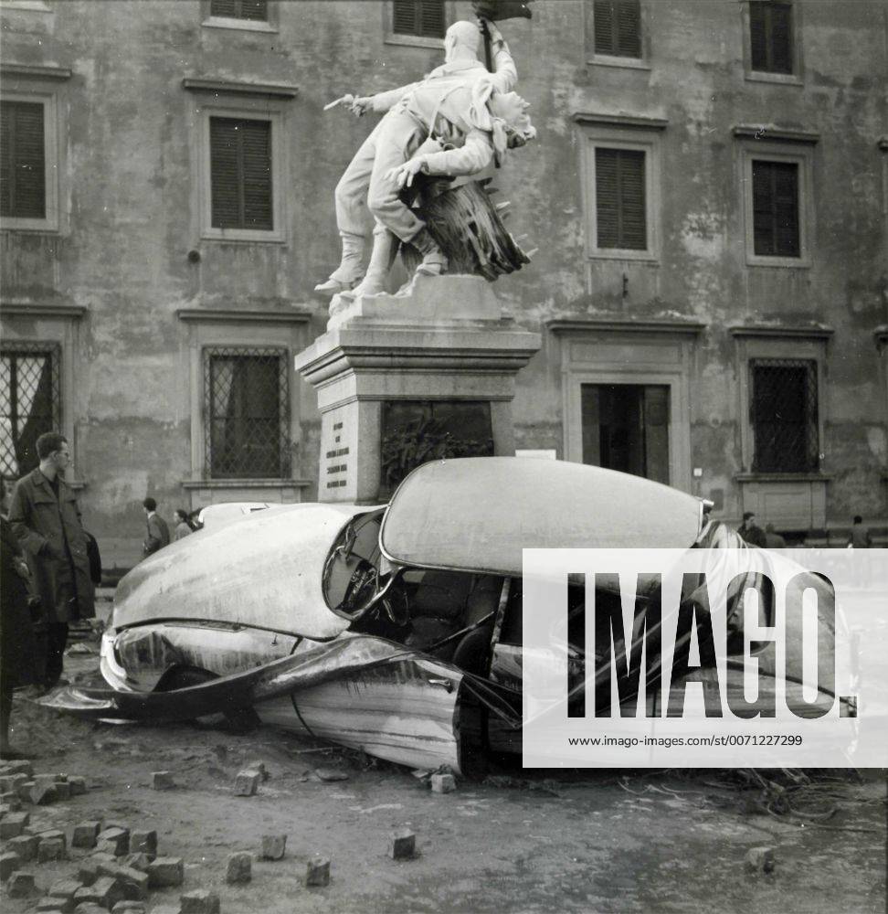 Flood of November 1966, Mentana Square, Florence, Italy 01391