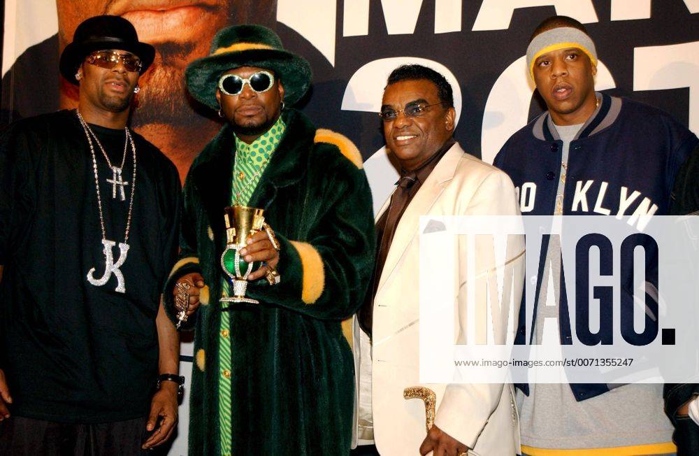 Jan. 1, 2011 - K23911AR SD0123.R KELLY, ARCHBISHOP DON JUAN , RON ISLEY, AND JAY Z.PRESS CONFERENCE TO ANNOUNCE THE RELEASE OF THE ALBUM, : THE BEST OF BOTH WORLDS .(THIS IS A COLLABORATION BETWEEN RAPPER; JAY Z AND R & B SINGER; R KELLY).WALDORF ASTORIA,N.Y.C.. ANDREA RENAULT 2002 - ZUMAg49_