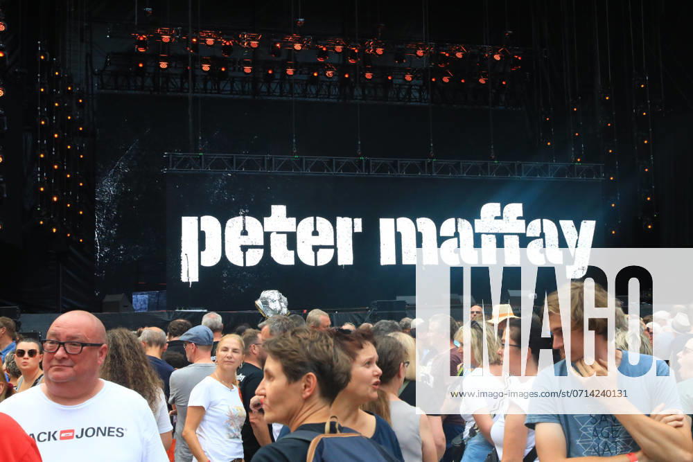 Peter Maffay at the concert in the Red Bull Arena Erfurt, 20 07 2024 Spectators We Love Rock n Roll Farewell Tour 2024 concert in the Red Bull Arena in Leipzig Photo Matthias Gränzdörfer Saxony Germany