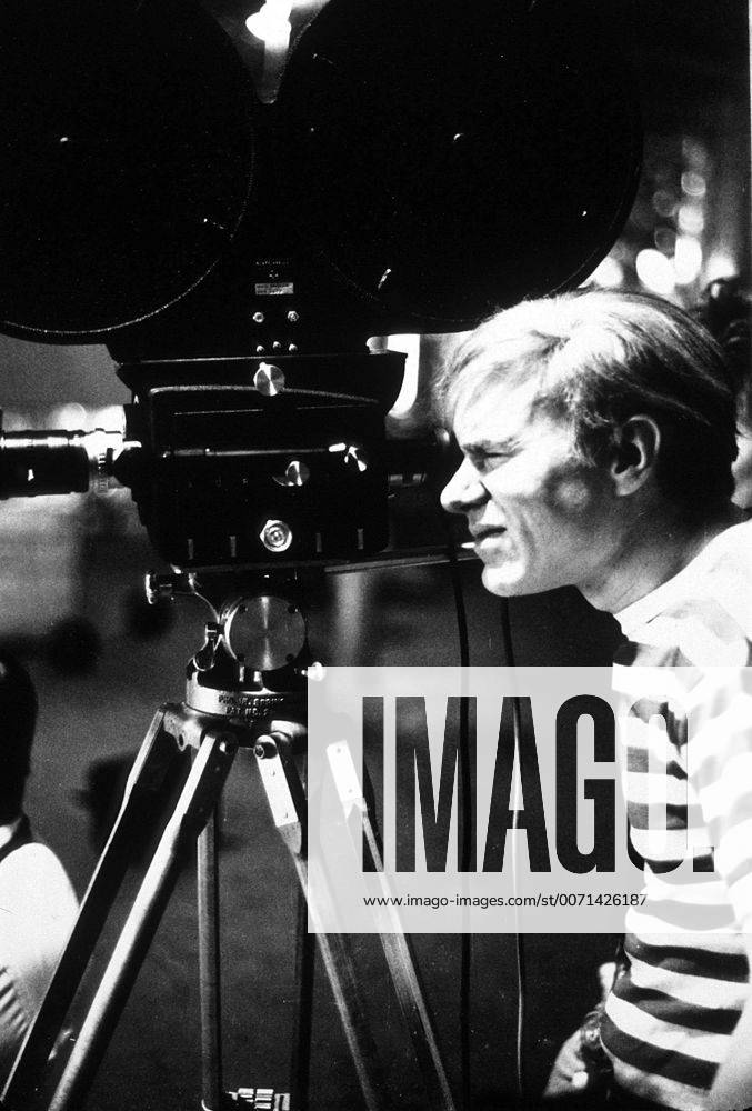 Jan. 1, 2011 - ANDY WARHOL FILMING GIRLS IN PRISON . I2962BN. - ZUMAg49_