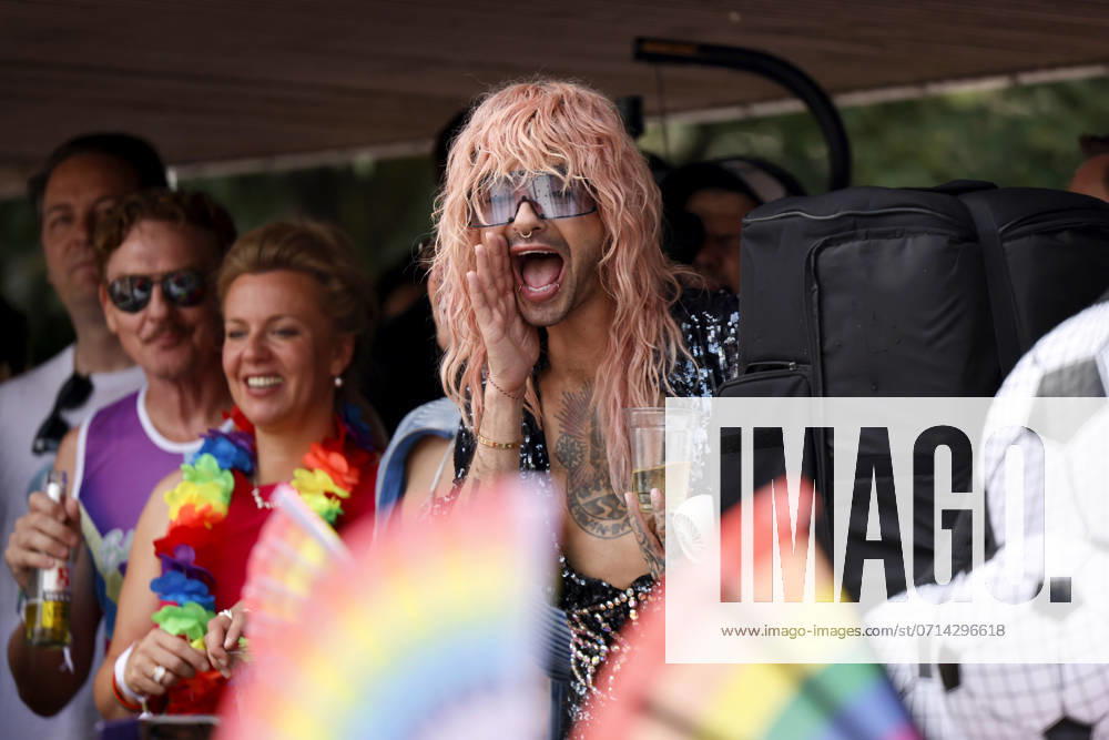 Singer Bill Kaulitz from the band Tokio Hotel can be seen at the CSD parade as part of Cologne Pride 2024 Cologne, 21 07 2024 NRW Germany
