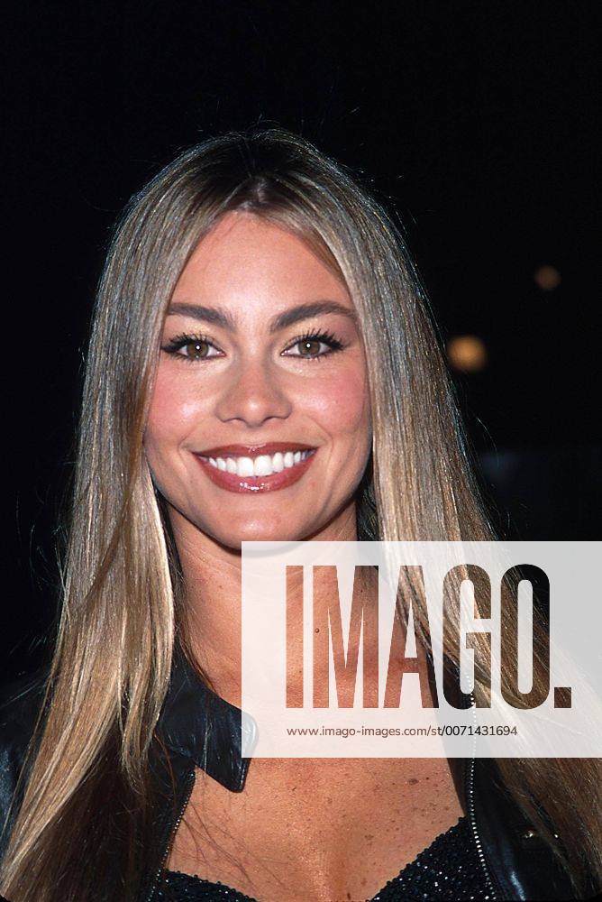 Jan. 1, 2011 - K17743FB: 2 3 2000.THE SCREAM 3 FILM PREMIERE AT THE AVCO CINEMA IN LOS ANGELES, CA..SOFIA VERGARA. FITZROY BARRETT 2000 - ZUMAg49_