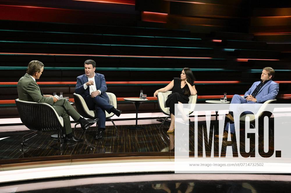 Talk round at Markus Lanz , ZDF 07 24 her Markus Lanz, Hubertus Heil, Melis Sekmen and Michael Bröcker v li on July 16, 2024 i