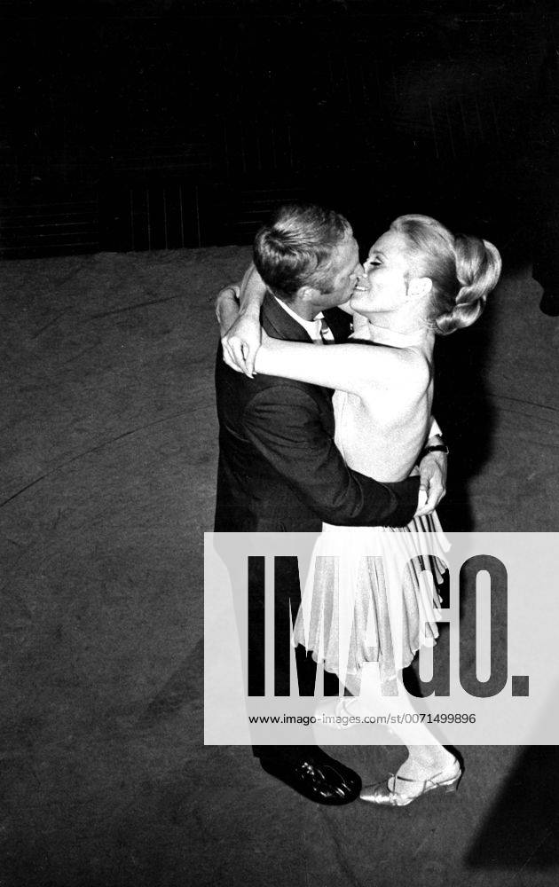 Jan. 1, 2011 - STEVE MCQUEEN AND FAYE DUNAWAY IN THE THOMAS CROWN AFFAIR .1968. - ZUMAg49_