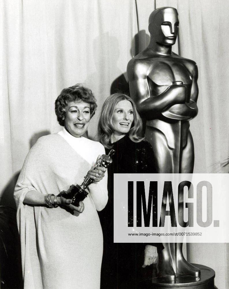 OSCARS: Beste Nebendarstellerin, Preisträgerinnen 1971-1980 Jan. 1, 2011 - EILEEN HECKART AND CLORIS LEACHMAN .AT THE ACADEMY AWARDS.1973. - ZUMAg49_