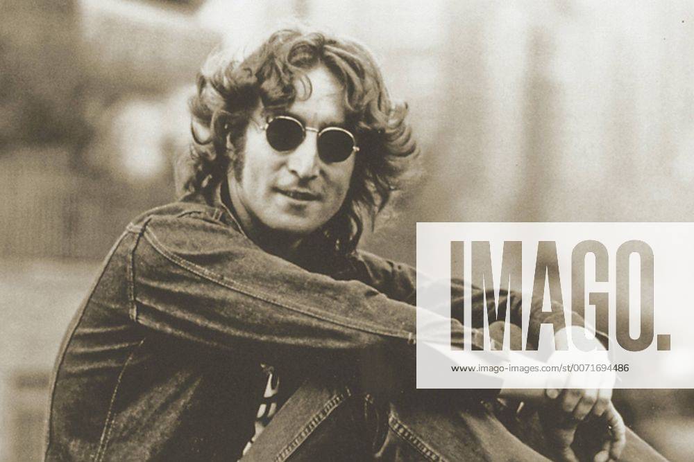 Dec 05, 2010 - Mexico City, Mexico - MEXICO, D.F., Homenaje-Lennon.- Como un homenaje para recordar los valores e ideales del cantautor John Lennon a 30 anos de su asesinato, los museos 3D y Regional de Azcapotzalco, en la ciudad de MÃ - ZUMAu78_