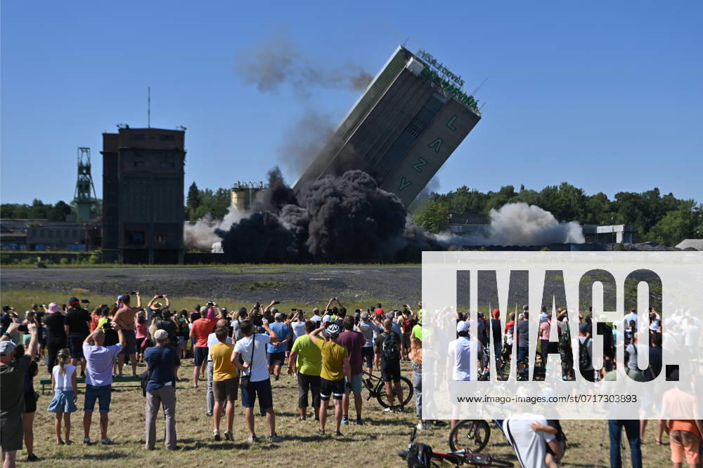 KW 30 Blasting of skip mining tower, Lazy Mine, Orlova (Karvina region), Czech Republic, July 27, 2024. The 85-metre high concrete tower was used to bring the mined coal to the surface. (CTKxPhoto JaroslavxOzana) CTKPhotoP2024072702830 CTKPhotoP2024072702830