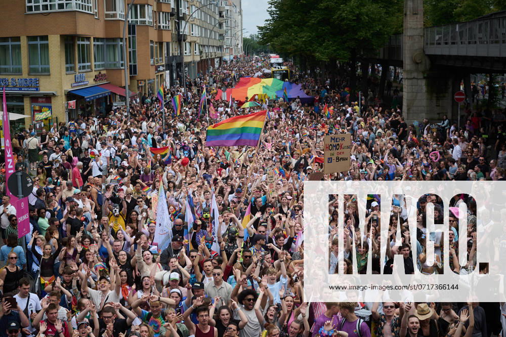 Berlin, CSD Pride Parade Impressions of the Christopher Street Day CSD Pride Parade on 27 07 2024 under the motto Only strong together for democracy and diversity in Berlin Berlin Berlin Germany