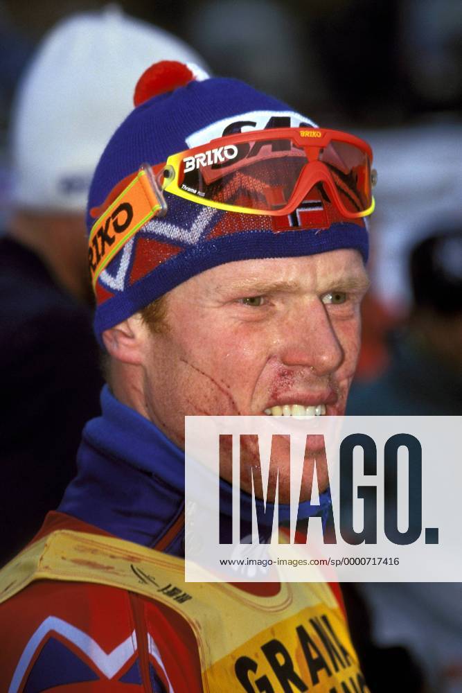 Björn Daehlie (Norwegen) ist von einem Sturz gezeichnet Nordischer Skilauf Herren Weltcup 1995 1996, Welt-Cup, Worldcup, World, WC, Ski Nordisch, Skisport, Skilanglauf Porträt Valtellina