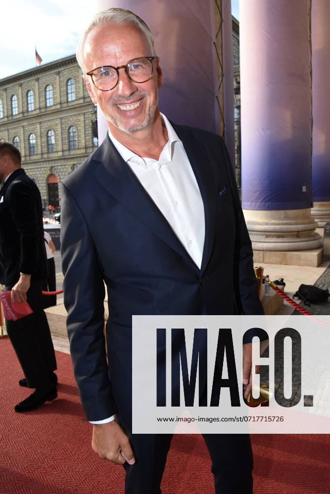 Bernd Doepke BMW Branch Manager Munich 27 07 2024 Max joseph Platz Natonaltheater Tosca Opera for All Munich