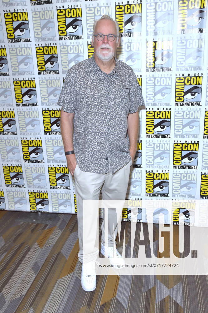 Michael Connelly at the photocall for the audio drama The Safe Man at the San Diego Comic Con International 2024 at the Hilton Bayfront Hotel San Diego, 27 07 2024 Foto:xD.xStarbuckx xFuturexImagex safe_4701