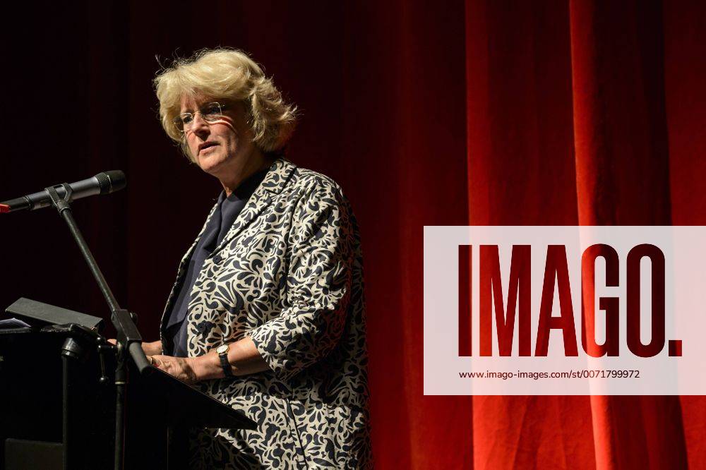 Prof. Monika Grütters MdB, Staatsministerin für Kultur und Medien, beim Eröffnungsabend vom Theatertreffen 2016 in Haus der Berliner Festspiele, Berlin.