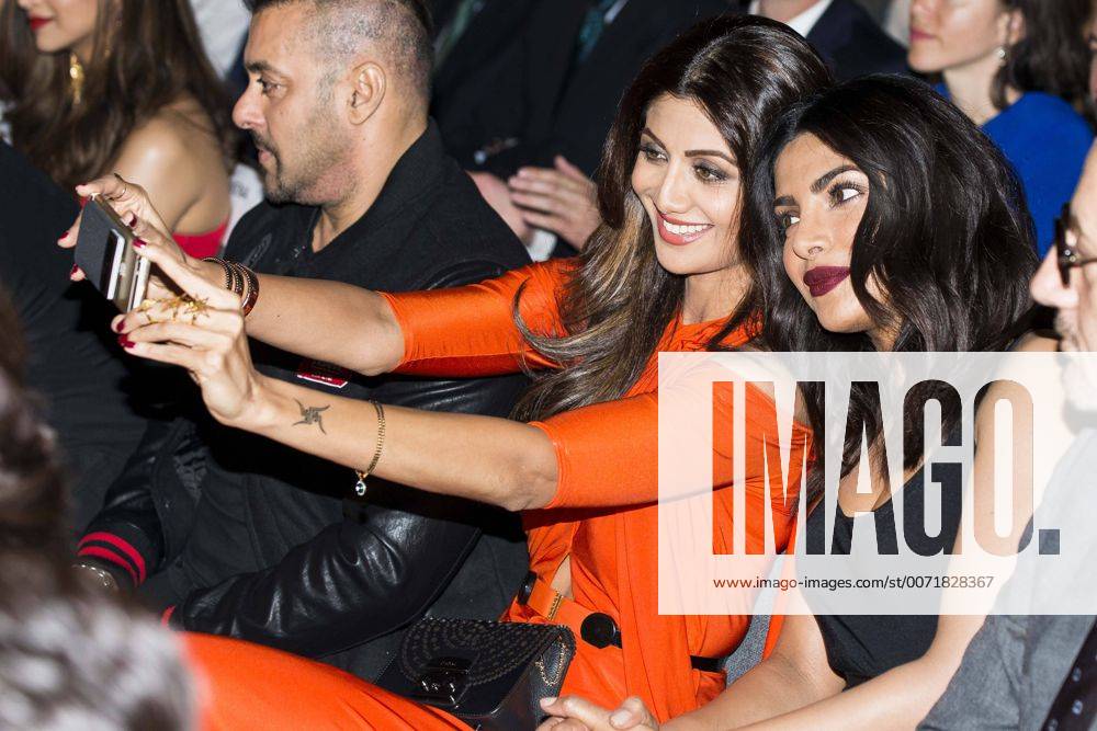 Verleihung der Bollywood Oscars in Madrid Indian actress Shilpa Shetty and indian actress and singer Priyanka Chopra during the presentation of the IIFA Awards in Madrid. June 23, 2016. (20160623019)
