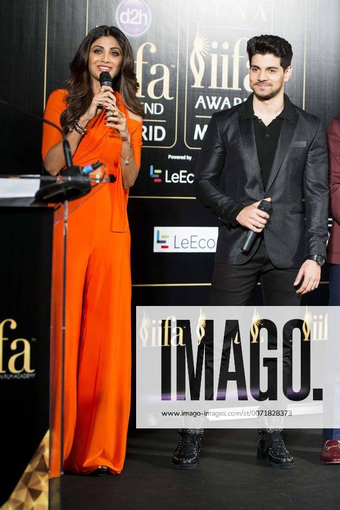 Verleihung der Bollywood Oscars in Madrid Indian actress Shilpa Shetty and indian actor Sooraj Pancholi during the presentation of the IIFA Awards in Madrid. June 23, 2016. (20160623037)