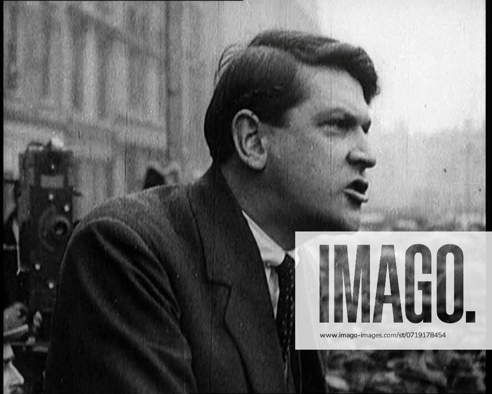Irish Chairman of the Provisional Government Michael Collins Giving a Speech to Crowds in the Irish Free State, 1922. From Time to Remember - Sitting Still And Going Slowly, 1922 (Reel 4); a review of events in 1922 including Irish Troubles, war between Greece and Turkey and developments in aviation and radio.