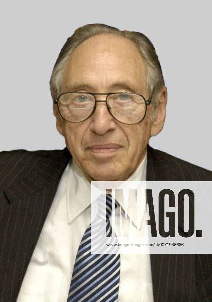 American futurist Toffler dies at 87 Photo taken in June 2006 shows American writer and futurist Alvin Toffler, known for his 1980 book The Third Wave. Toffler died June 27, 2016, at his home in Los Angeles aged 87, the Associated Press said.