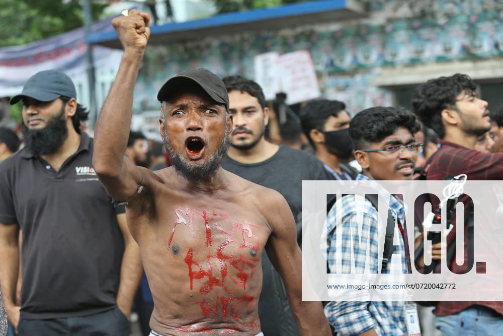 New Protests In Bangladesh Kill 2 - Dhaka Activists take part in a protest march as they demand justice for victims arrested and killed in the recent countrywide violence in Dhaka on August 2, 2024. Demonstrations in Bangladesh after August 2 prayers demanded justice for victims of nationwide unrest and police crackdown, after the release of protest leaders failed to quell public anger. Photo by Habibur Rahman ABACAPRESS.COM Dhaka Wari Bangladesh