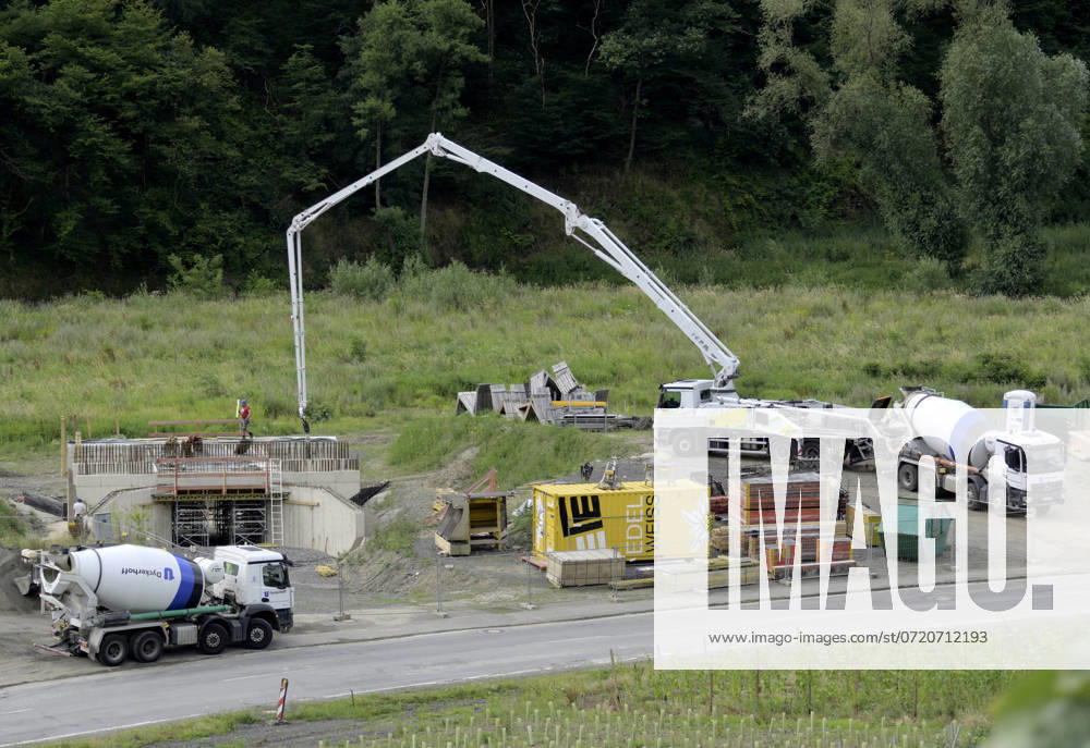 DEU , GERMANY After the flood disaster in the Ahr valley in July 2021 the Deutsche Bahn AG is rebuilding the destroyed Ahr valley train line , here in Marienthal , 17 07 2024 DEU , GERMANY After the flood disaster in the Ahr valley in July 2021 the Deutsche Bahn AG is rebuilding the destroyed Ahr valley train line , here in Marienthal