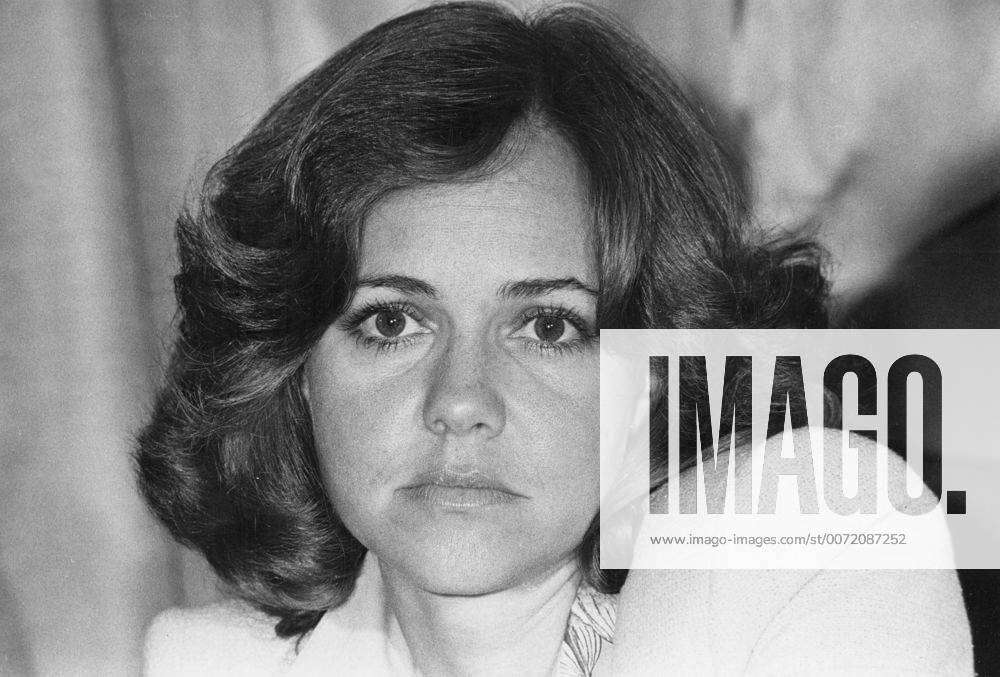 Sally Field, 75. Geburtstag am 6. November Oct. 15, 2010 - SALLY FIELD. - ZUMAg49_