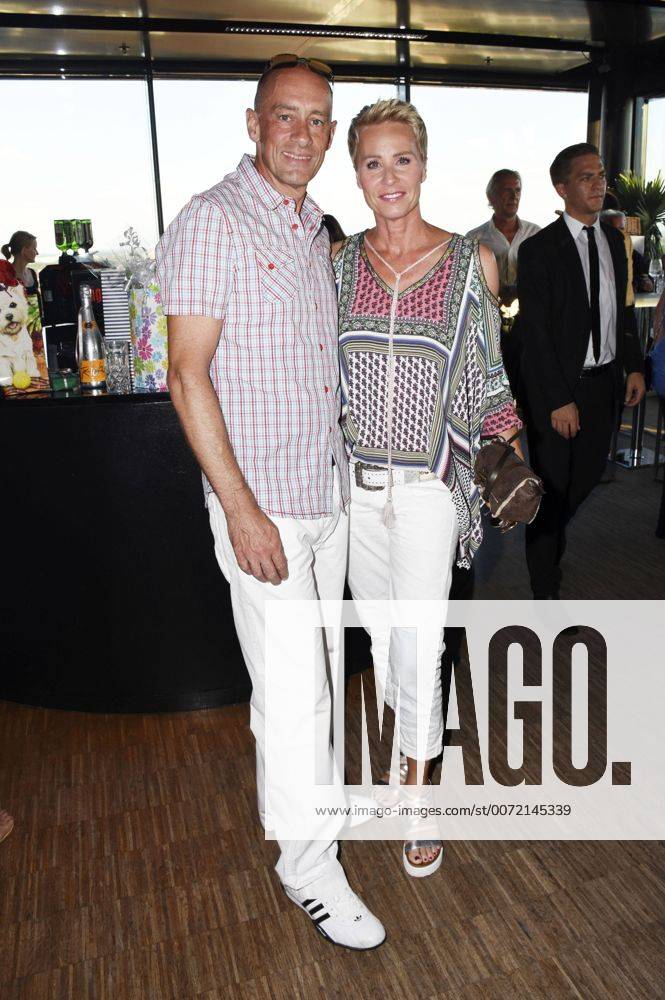 Sonja Zietlow und ihr Mann Jens Oliver Haas beim Eagles Charity Golf Club e. V. Fußball EM Sommerfest im Upside East. München, 10.07.2016 Foto:xP.xSchönbergerx xFuturexImage