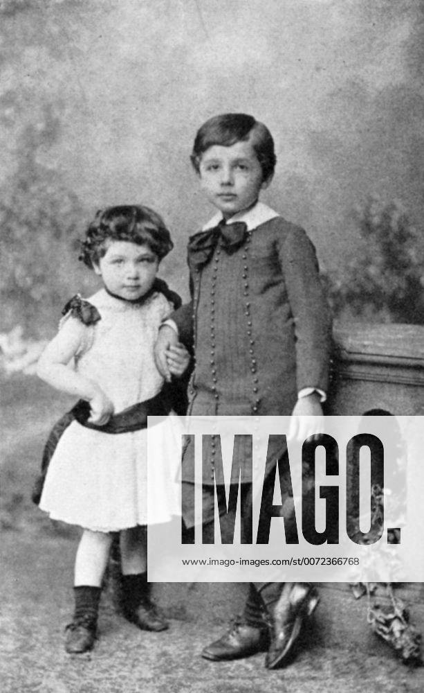 Albert Einstein (1879-1955) German-Swiss mathematician: Relativity. Einstein and his sister Maja as small children. WHA !ACHTUNG AUFNAHMEDATUM GESCHÄTZT!