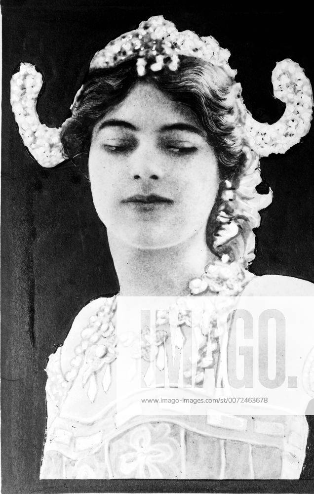 Mata Hari (stage name of Margaretha Geertruida Grietje Zelle -1876-1917). Dutch exotic dancer and courtesan arrested in Paris by the French, executed by firing squad for spying for Germany during World War I. Espionage WHA !ACHTUNG AUFNAHMEDATUM GESCHÄTZT!