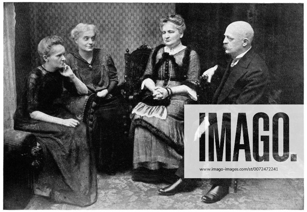 IMAGO ICONS: Marie Curie Marie CURIE (1867-1934) Polish-born French physicist, with her sisters Hela Szalay and Bronya Dluska and brother Joseph Sklodovski in Warsaw, 1912. WHA !ACHTUNG AUFNAHMEDATUM GESCHÄTZT!