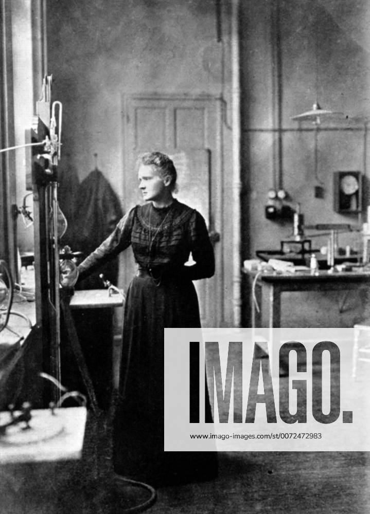 IMAGO ICONS: Marie Curie Marie Curie (1867-1934) Polish-born French physicist in her laboratory, 1912, the year after she was awarded her second Nobel prize (for chemistry). Awarded Nobel prize for physics in 1903 jointly with her husband, Pierre, and Henri Becquerel. WHA !ACHTUNG AUFNAHMEDATUM GESCHÄTZT!