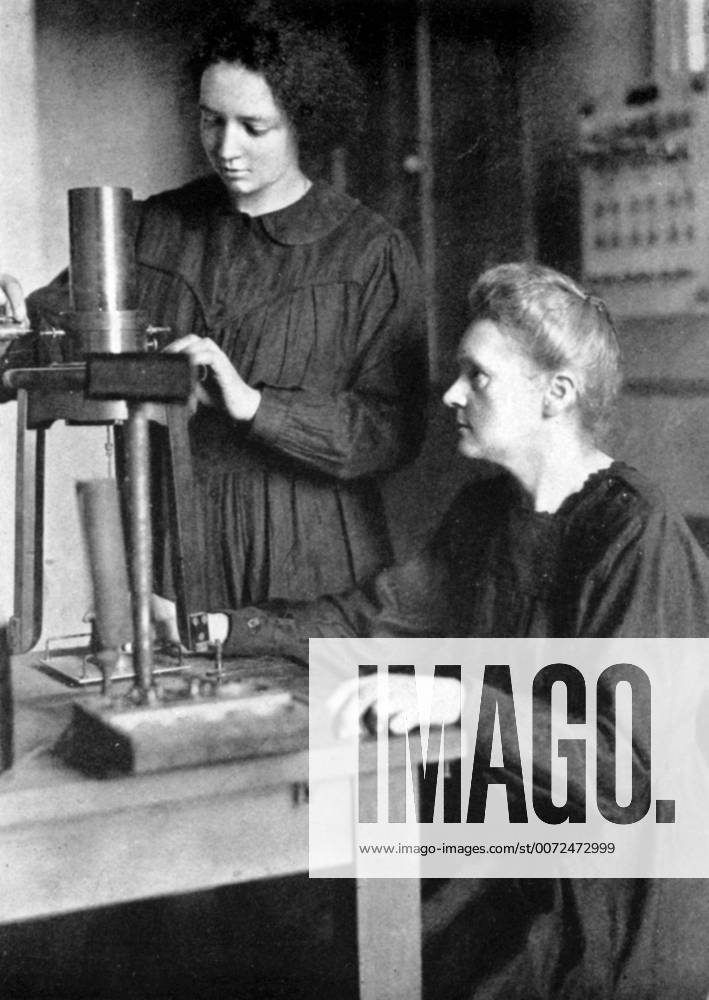 IMAGO ICONS: Marie Curie Marie Curie (1867-1934) Polish-born French physicist, in 1925 with her daughter Irene Joliot-Curie (1897-1956), nuclear physicist, who worked as her mother s assistant at the Radium Institute, Paris, and who shared Nobel prize for chemistry with her husband. WHA !ACHTUNG AUFNAHMEDATUM GESCHÄTZT!