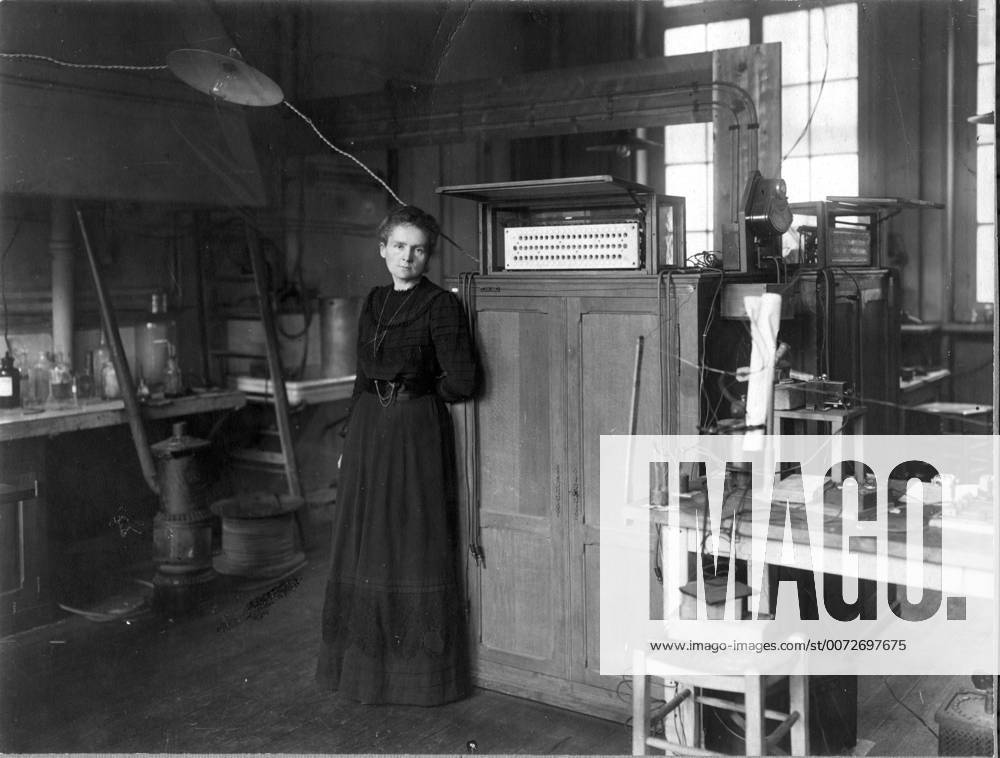 IMAGO ICONS: Marie Curie Photograph of Marie Sklodowska-Curie (1867-1934) Polish and naturalised-French physicist and chemist who conducted pioneering research on radioactivity. She was the first woman to win a Nobel Prize. Dated 1930 WHA !ACHTUNG AUFNAHMEDATUM GESCHÄTZT!