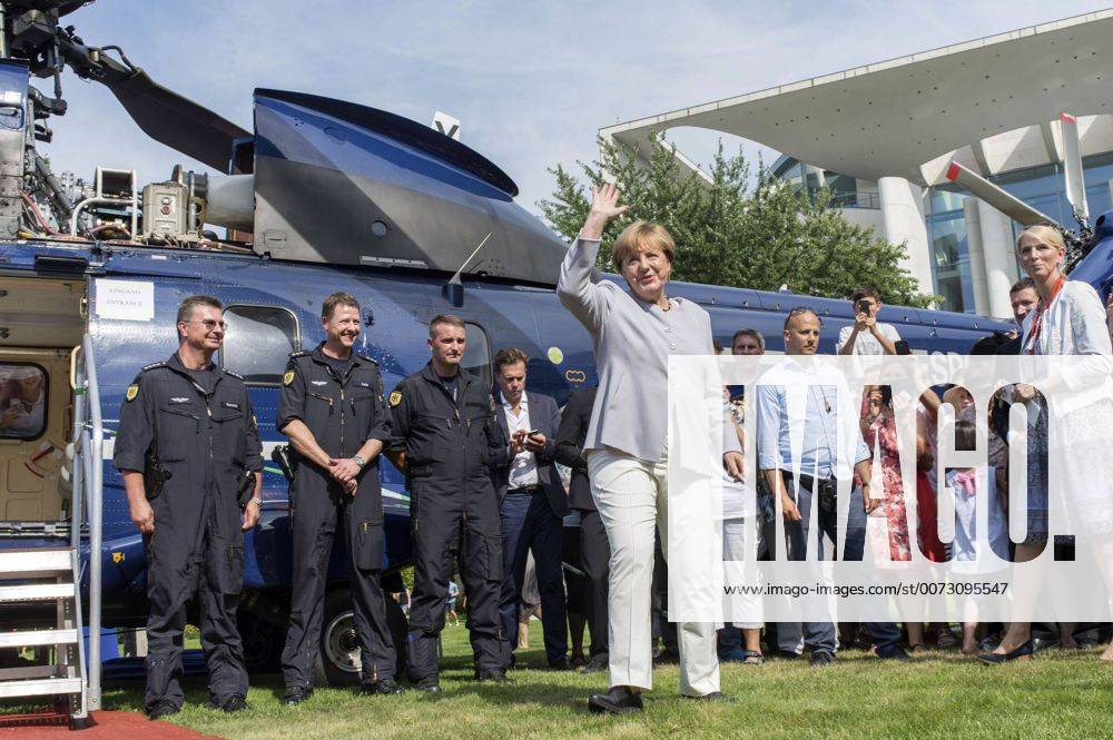 Themen der Woche Bundeskanzlerin Angela Merkel beim Tag der Offenen Tür im Kanzleramt. Berlin, 28.08.2016 Foto:xK.xWernerx xFuturexImage