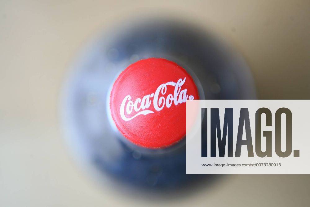 Schriftzug auf einer Coca Cola Flasche 29.08.2016