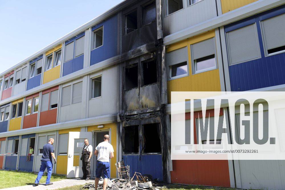 Asylunterkunft, Containerdorf, Buch, Flüchtlinge Flüchtlingsunterkunft Berlin, 08.08.2016 Im Pankower Ortsteil Buch gab es zum Montag einen Brandanschlag auf das Containerdorf für Asylbewerber in der Groscurthstrasse. Verletzt wurde keiner, die Bewohner müssen aber in einer anderen Unterkunft untergebracht wertden.