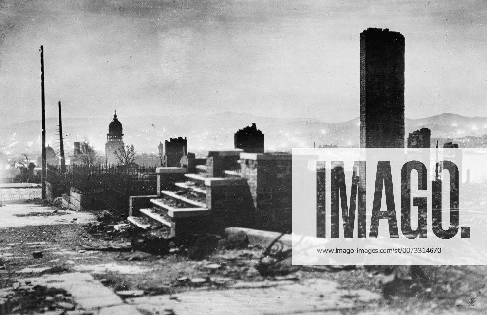 Photograph of the aftermath of San Francisco earthquake and fire. Dated 1906 WHA !ACHTUNG AUFNAHMEDATUM GESCHÄTZT!