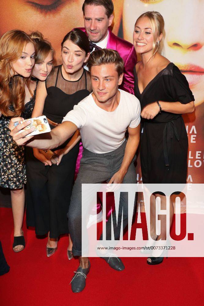 Kyra Sophia Kahre, Anna Bederke, Jannik Schuemann, Lena Schuele, Sina Tkotsch, Deutschlandpremiere von Lena Love im Mathaeser Filmpalast in Muenchen am 12.09.2016
