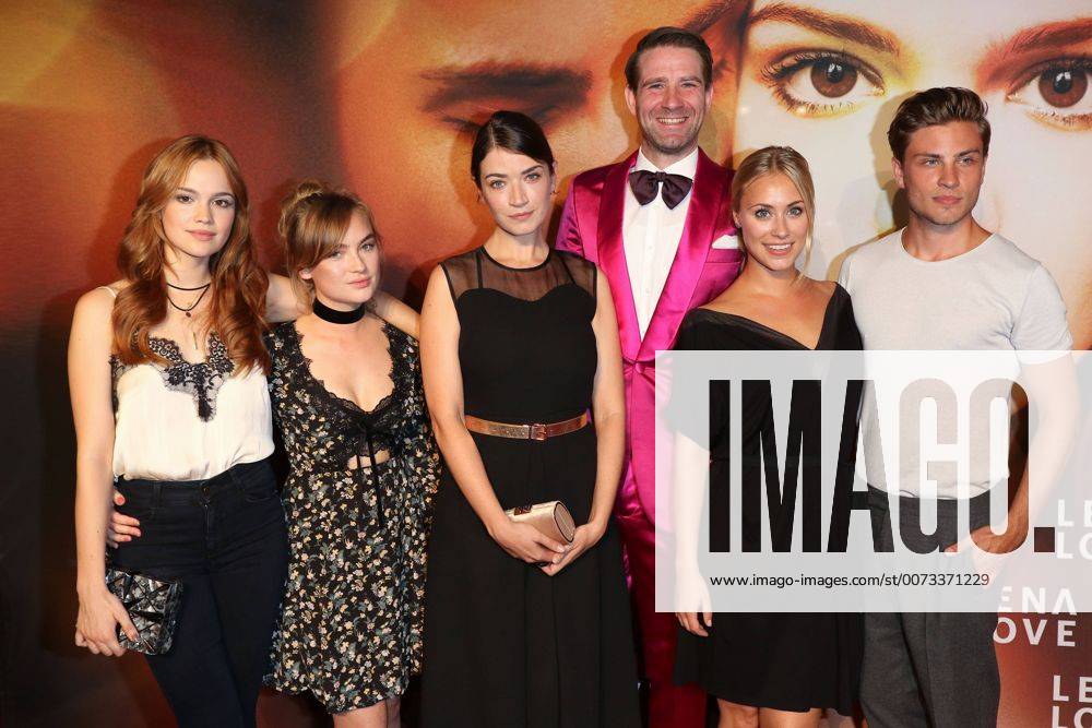 Lena Schuele, Kyra Sophia Kahre, Anna Bederke, Sina Tkotsch, Jannik Schuemann Deutschlandpremiere von Lena Love im Mathaeser Filmpalast in Muenchen am 12.09.2016