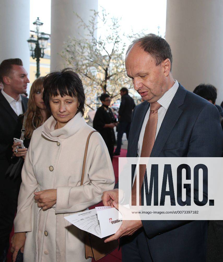 The head of Russia s Federal Agency for Press and Mass Communications, Mikhail Seslavinsky (R) arrives at Moscow s Bolshoi Theatre to see a production of Giuseppe Verdi s opera Simon Boccanegra presented by the Teatro alla Scala (Milan s grand opera house) as part of the 2016 Chereshnevy Les Open Art Festival. Artyom Korotayev TASS TS031173