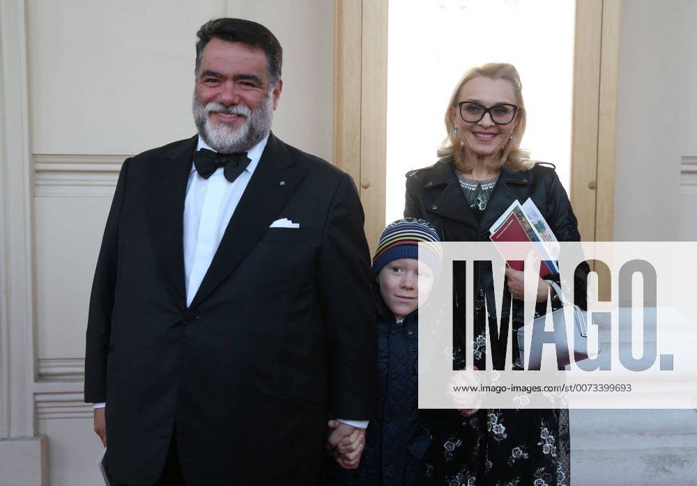 Bosco di Ciliegi head Mikhail Kusnirovich with wife Yelena and son at the entrance to Moscow s Bolshoi Theatre where a production of Giuseppe Verdi s opera Simon Boccanegra is to be presented by the Teatro alla Scala (Milan s grand opera house) as part of the 2016 Chereshnevy Les Open Art Festival. Artyom Korotayev TASS TS03116A