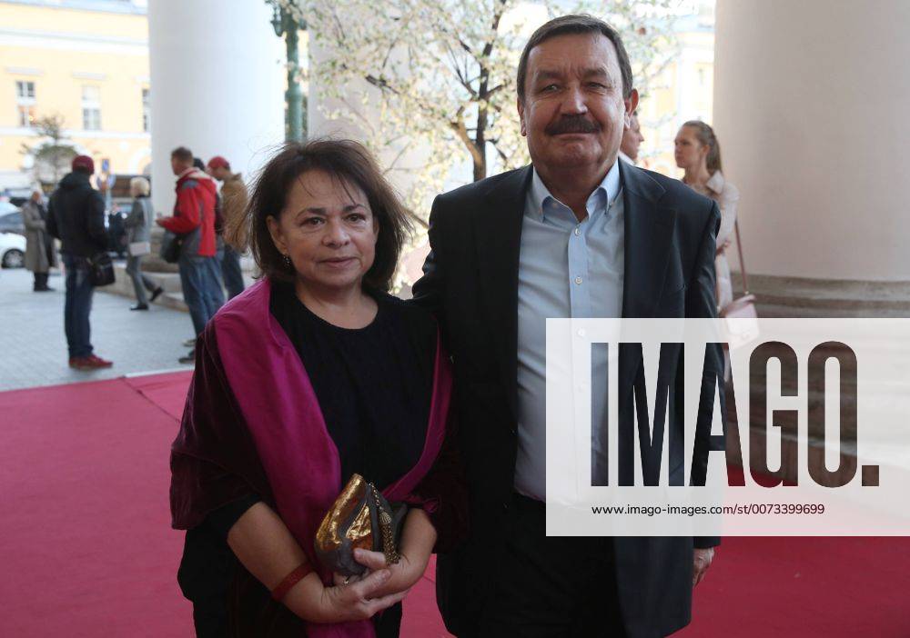 Film director Vadim Abdrashitov with wife Natela Toidze at the entrance to Moscow s Bolshoi Theatre where a production of Giuseppe Verdi s opera Simon Boccanegra is to be presented by the Teatro alla Scala (Milan s grand opera house) as part of the 2016 Chereshnevy Les Open Art Festival. Artyom Korotayev TASS TS031172