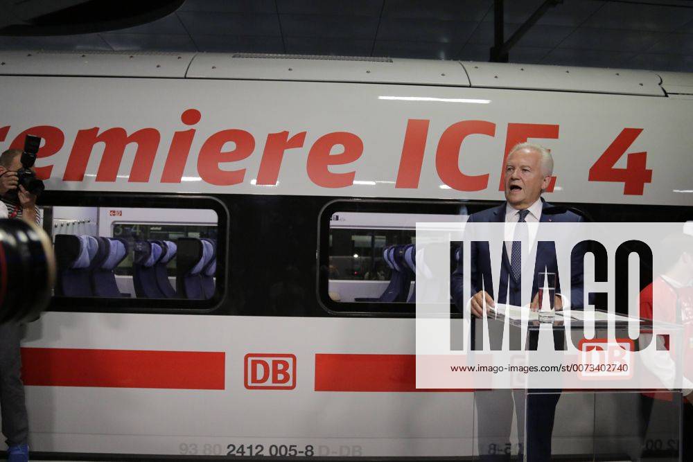 Berlin, Hauptbahnhof, Teilnahme Bundesverkehrsminister Alexander Dobrindt an der Weltpremiere des neuen ICE 4, Foto: Bahn-Chef Rüdiger Grube