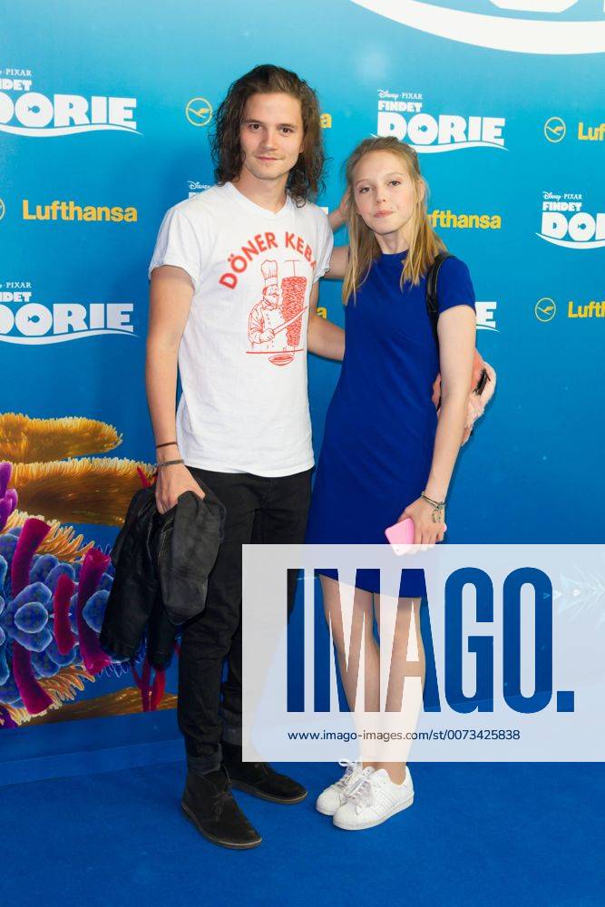 Tilman Poerzgen und Lina Larissa Strahl - Deutschlandpremiere von FINDET DORIE im Zoo Palast in Berlin am 15.09.2016. Deutschlandpremiere FINDET DORIE