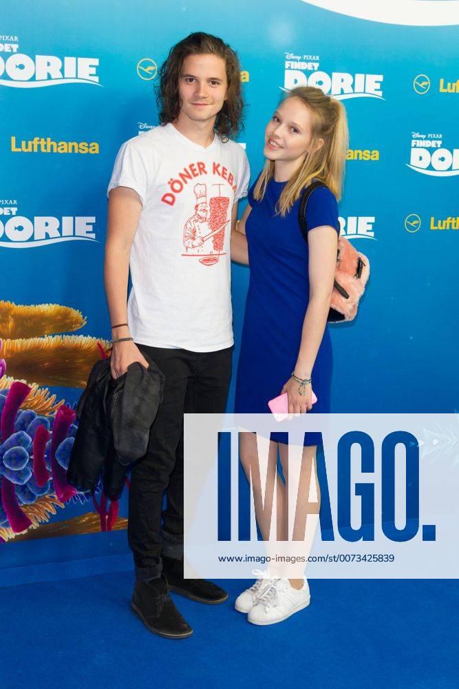 Tilman Poerzgen und Lina Larissa Strahl - Deutschlandpremiere von FINDET DORIE im Zoo Palast in Berlin am 15.09.2016. Deutschlandpremiere FINDET DORIE