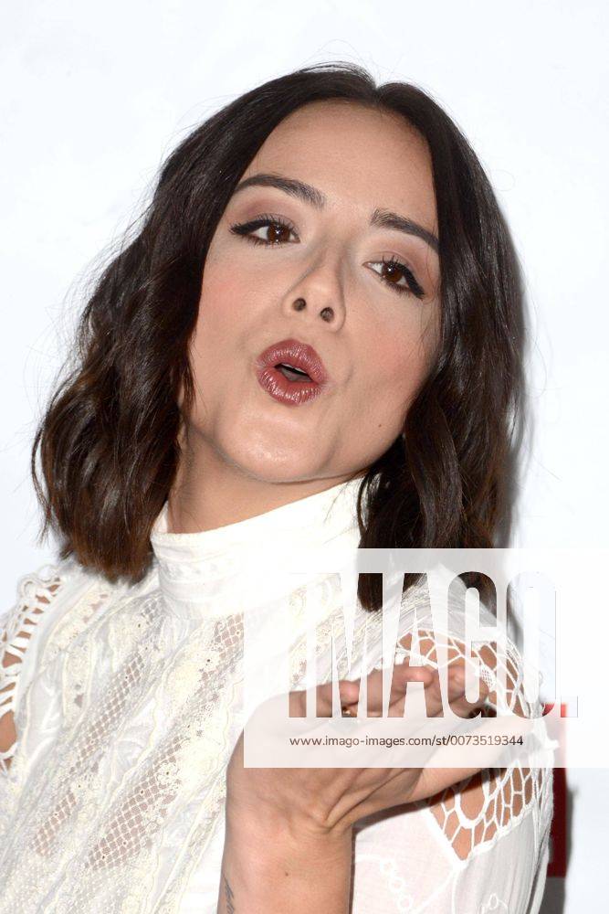 LOS ANGELES - SEP 19: Chloe Bennet at the Agents Of SHIELD Season 4 Premiere at the Pacific Theater at The Grove on September 19, 2016 in Los Angeles, CA