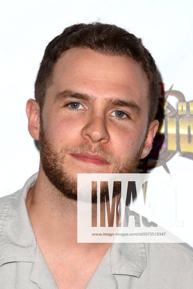 LOS ANGELES - SEP 19: Iain De Caestecker at the Agents Of SHIELD Season 4 Premiere at the Pacific Theater at The Grove on September 19, 2016 in Los Angeles, CA