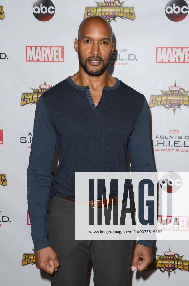 LOS ANGELES - SEP 19: Henry Simmons at the Agents Of SHIELD Season 4 Premiere at the Pacific Theater at The Grove on September 19, 2016 in Los Angeles, CA