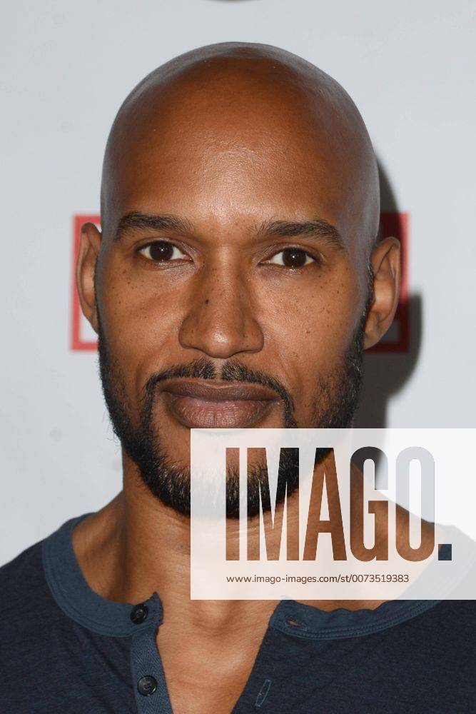LOS ANGELES - SEP 19: Henry Simmons at the Agents Of SHIELD Season 4 Premiere at the Pacific Theater at The Grove on September 19, 2016 in Los Angeles, CA
